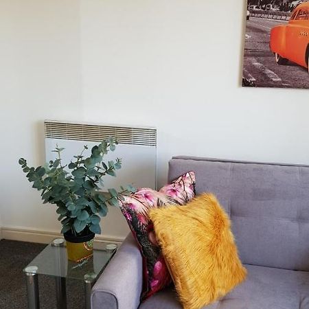 City Centre 1 Bed Apartment With Free On Site Parking With Cctv By Lets Relocations Birmingham Extérieur photo