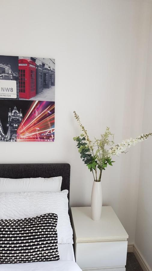 City Centre 1 Bed Apartment With Free On Site Parking With Cctv By Lets Relocations Birmingham Extérieur photo